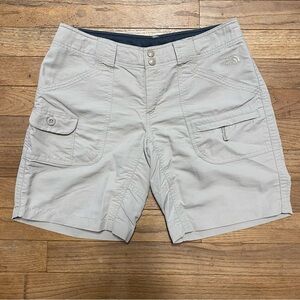 Vintage The North Face Women’s Light Tan Cargo Shorts Size 6